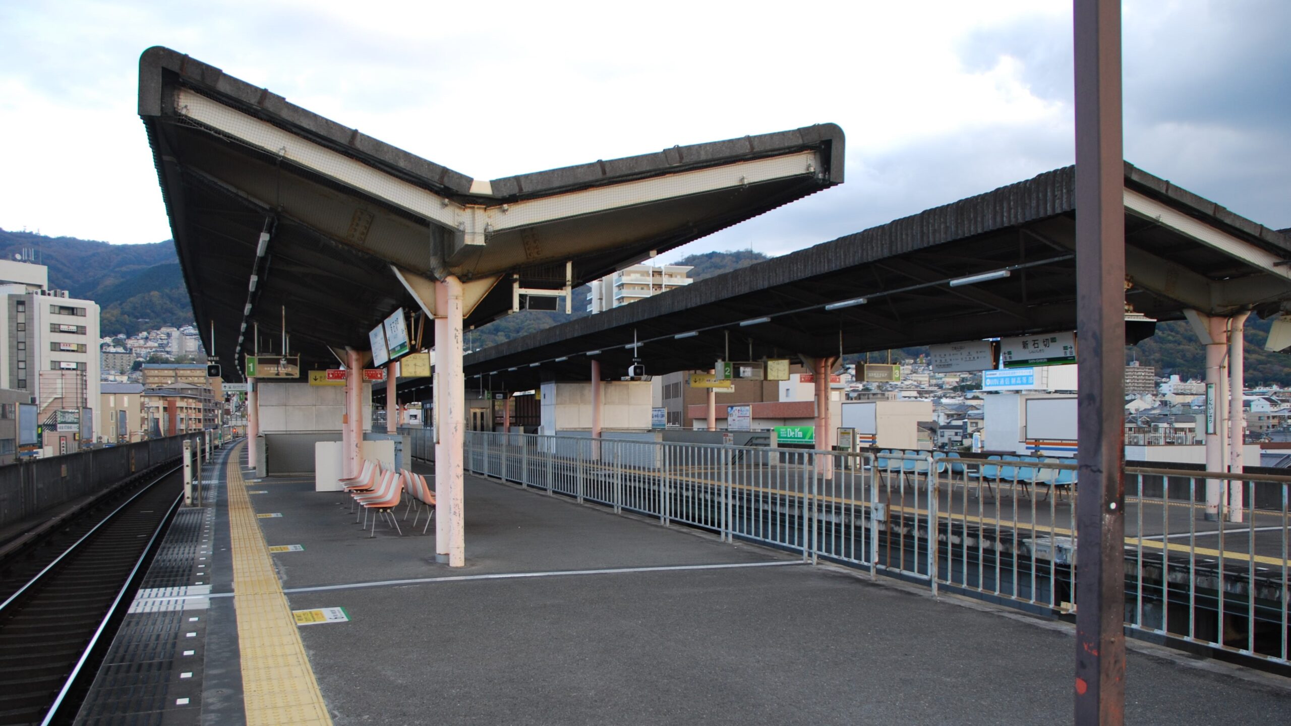 新石切駅2番線に両側から入れないのは大阪メトロ直通路線ならではの理由があった Osaka Metropolis